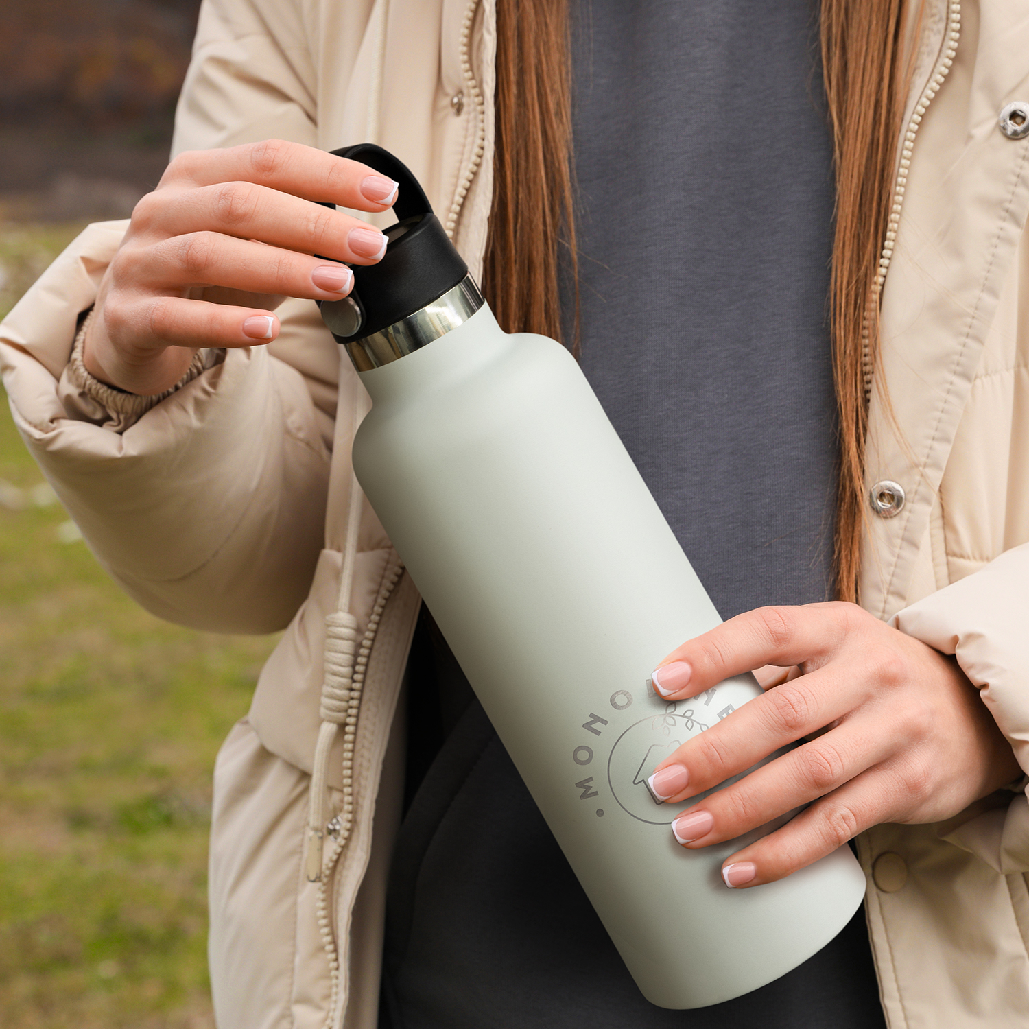 Nomad Vacuum Bottle 1L – Carry Lid