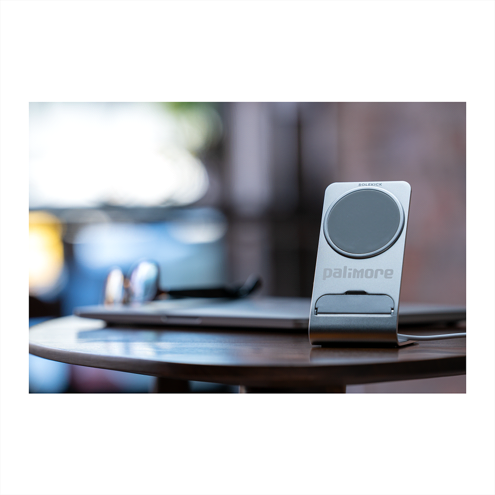 Solekick MagClick Fast Wireless Charging Stand