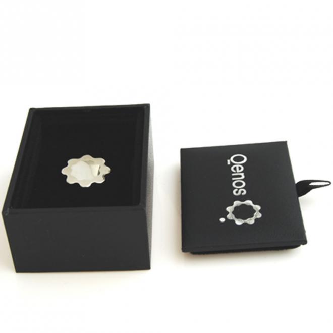 lapel pin presentation box