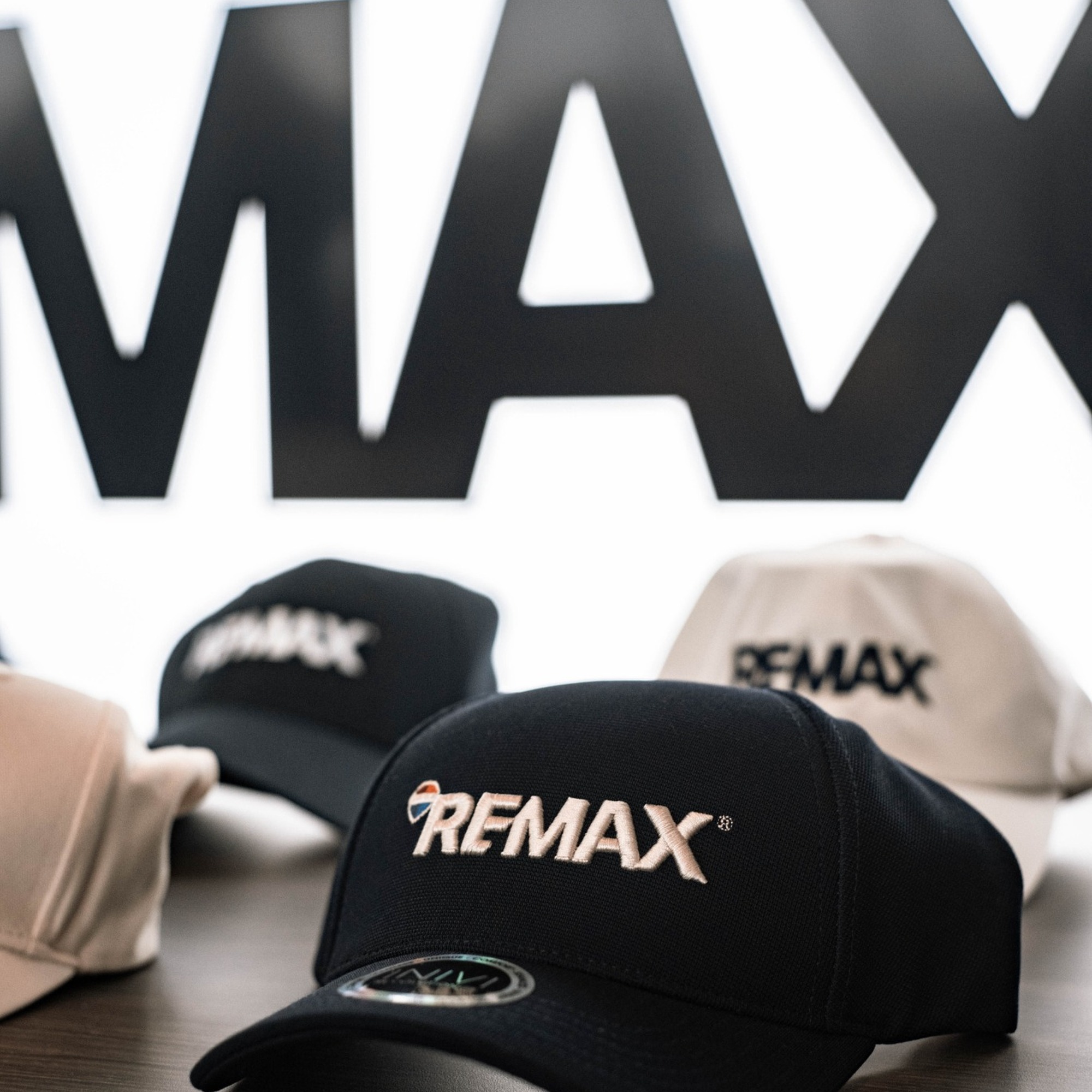 REMAX Premium Cap