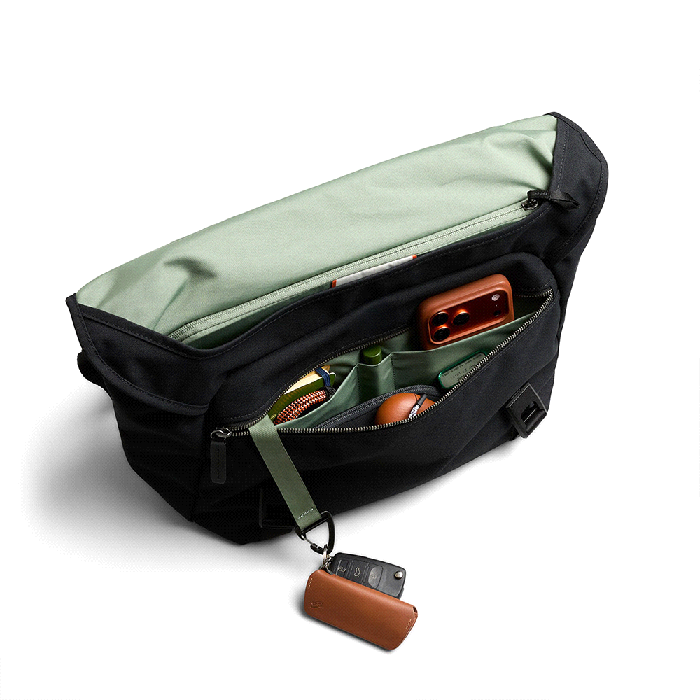 Bellroy Classic Messenger 13L Bk