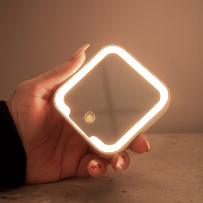 Glow Compact Mirror with LED